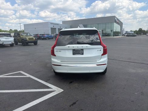 Used 2024 Volvo XC90 B5 Plus w/ Protection Package Premier AWD/4WD image 3