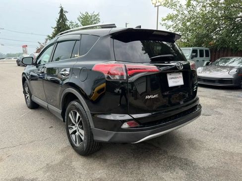 Used 2018 Toyota RAV4 XLE w/ Plus Extra Value Package AWD/4WD image 8