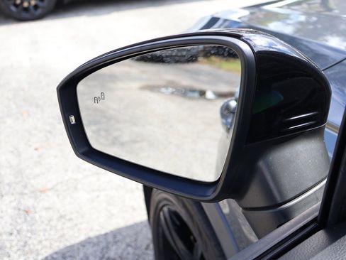 Used 2019 Volkswagen Tiguan SEL Premium R-Line image 43