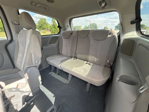 Used 2014 Kia Sedona LX FWD image 11