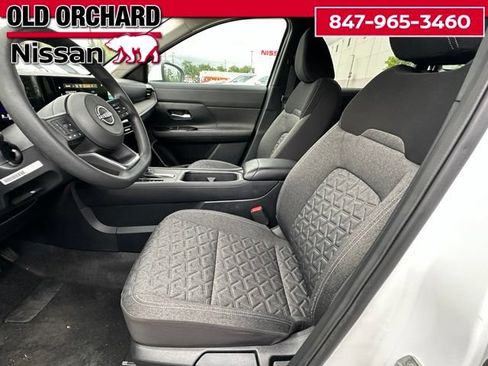 Used 2025 Nissan Kicks SV FWD image 9