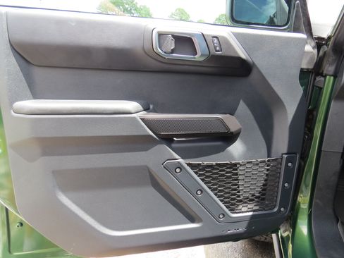 Used 2025 Ford Bronco Badlands AWD/4WD image 16