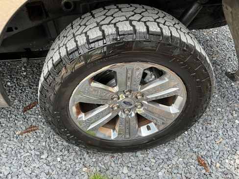 Used 2020 Ford F150 XLT w/ Equipment Group 302A Luxury AWD/4WD image 21