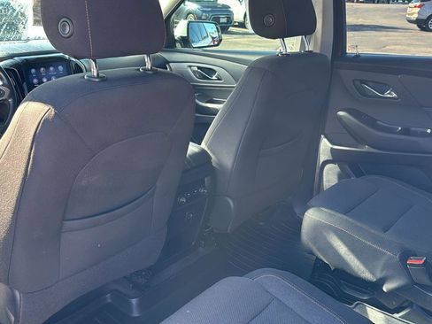 Used 2020 Chevrolet Traverse LT image 16