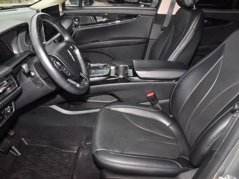 Certified 2023 Lincoln Nautilus Reserve FWD image 13