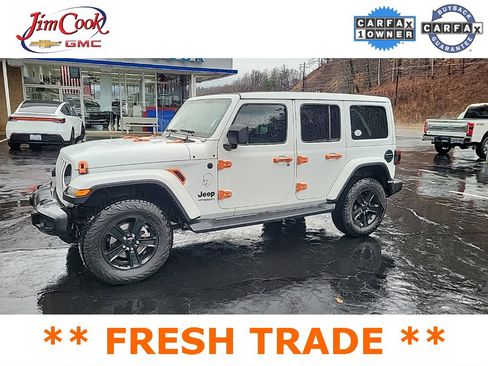 Used 2022 Jeep Wrangler Unlimited Sahara image 1