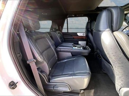 Used 2022 Lincoln Navigator Reserve AWD/4WD image 24