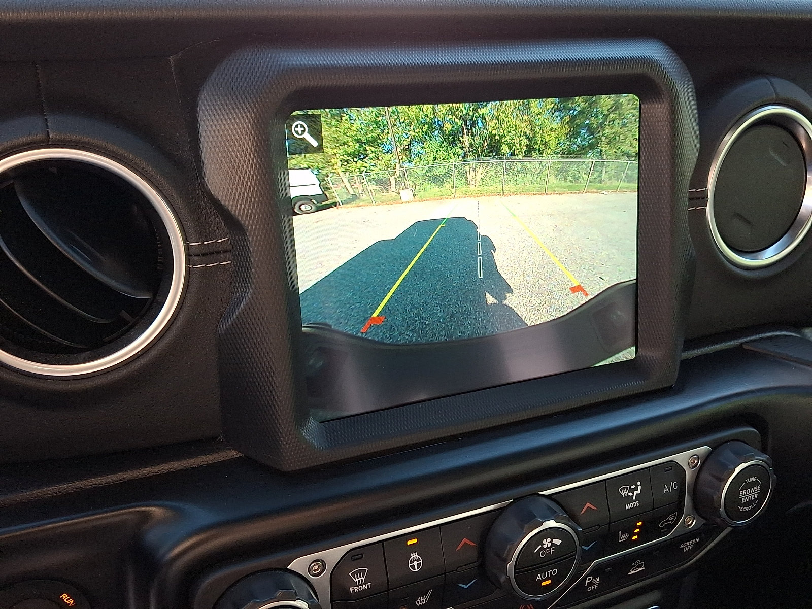Used 2022 Jeep Gladiator Overland w/ Popular Equipment Package AWD/4WD image 19
