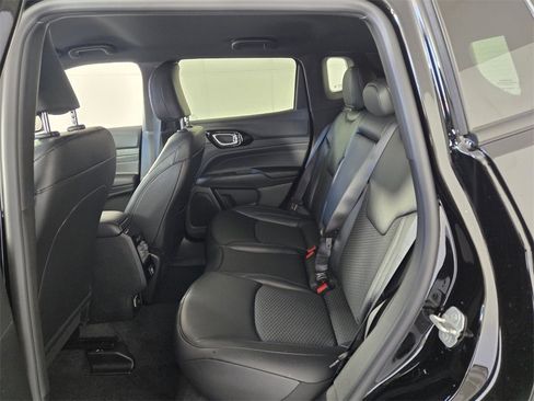 New 2026 Jeep Compass Latitude image 8