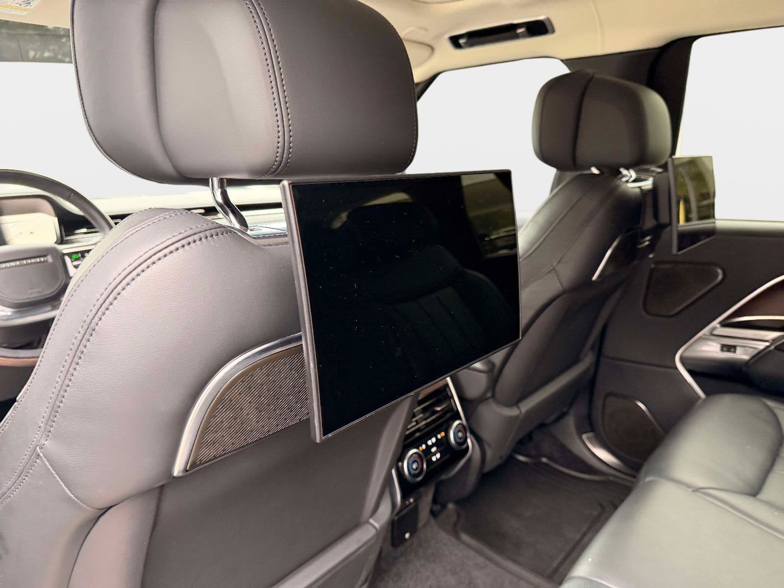 Used 2024 Land Rover Range Rover Long Wheelbase Autobiography AWD/4WD image 19