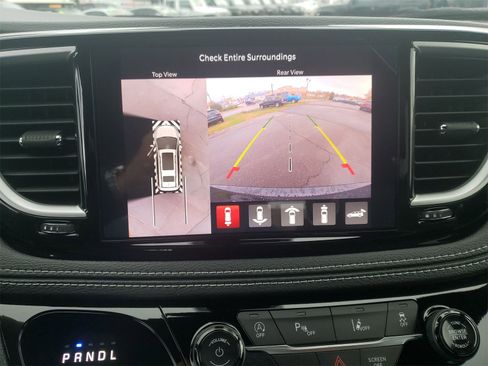 New 2026 Chrysler Pacifica Select image 8