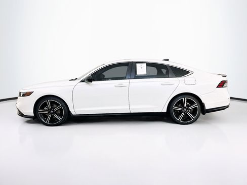 Used 2025 Honda Accord Sport image 4