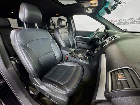 Used 2017 Ford Explorer XLT w/ Equipment Group 202A image 30