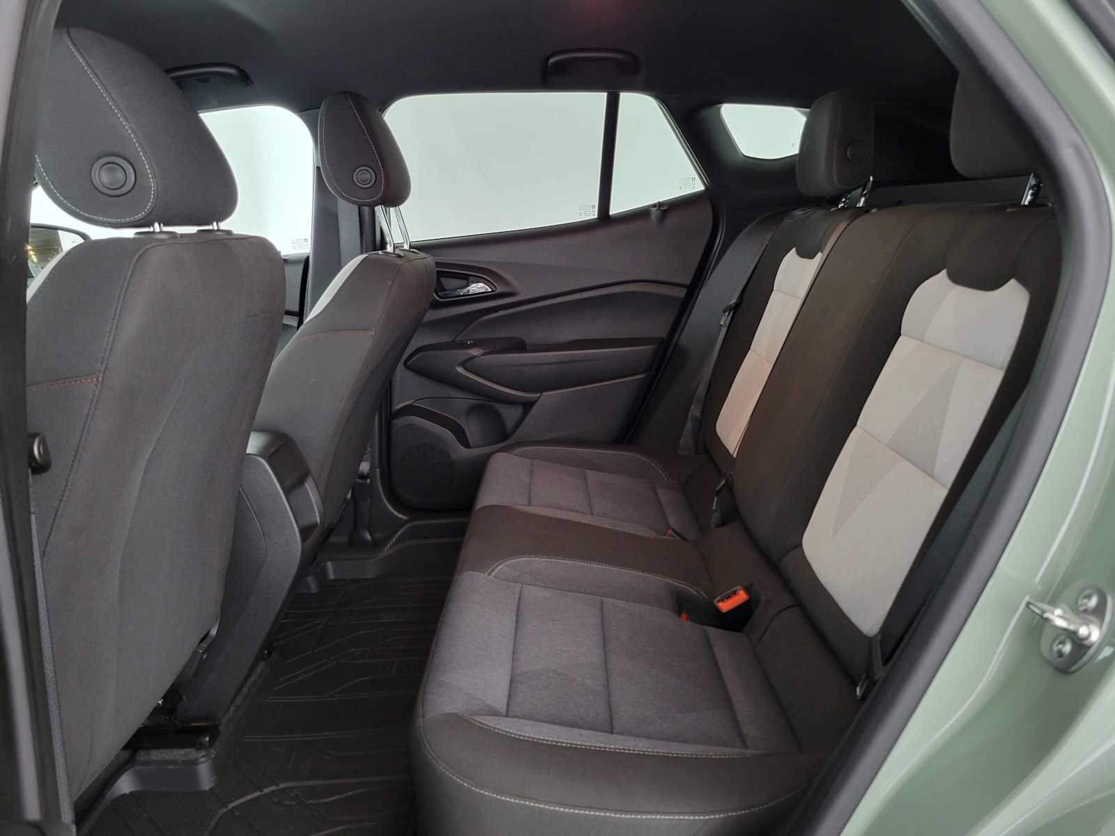 Used 2024 Chevrolet Trax RS FWD image 16