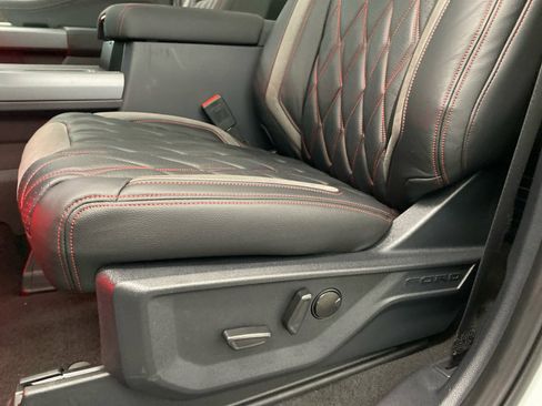 New 2026 Ford F250 Lariat w/ Black Appearance Package image 19