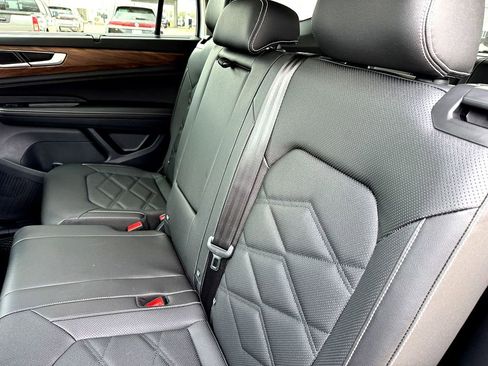 New 2026 Volkswagen Atlas SE FWD image 18