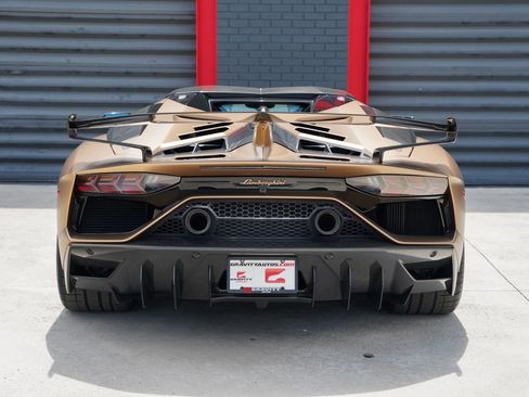 Used 2020 Lamborghini Aventador SVJ AWD/4WD image 21