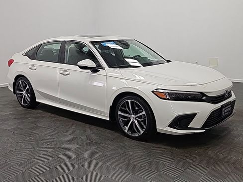 Used 2024 Honda Civic Touring image 2