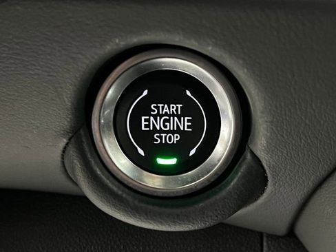 Used 2025 Chevrolet Tahoe Z71 image 32