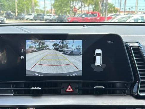 Used 2025 Kia Sportage EX image 24