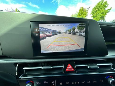 Used 2025 Kia Niro LX FWD image 21
