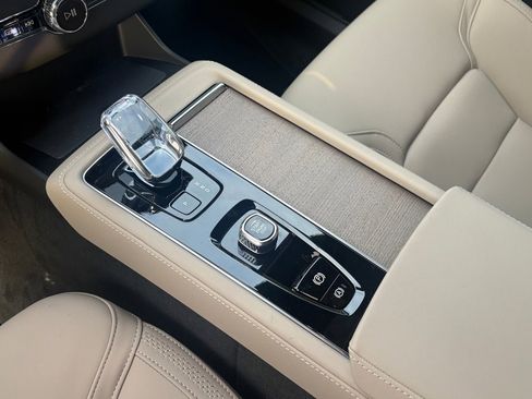 New 2026 Volvo XC90 B6 Plus image 13
