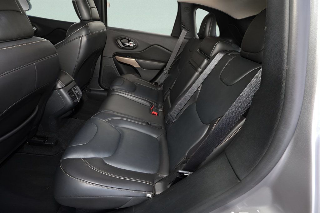 Used 2018 Jeep Cherokee Limited FWD image 13