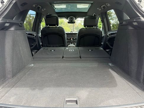 Certified 2025 Porsche Macan image 35