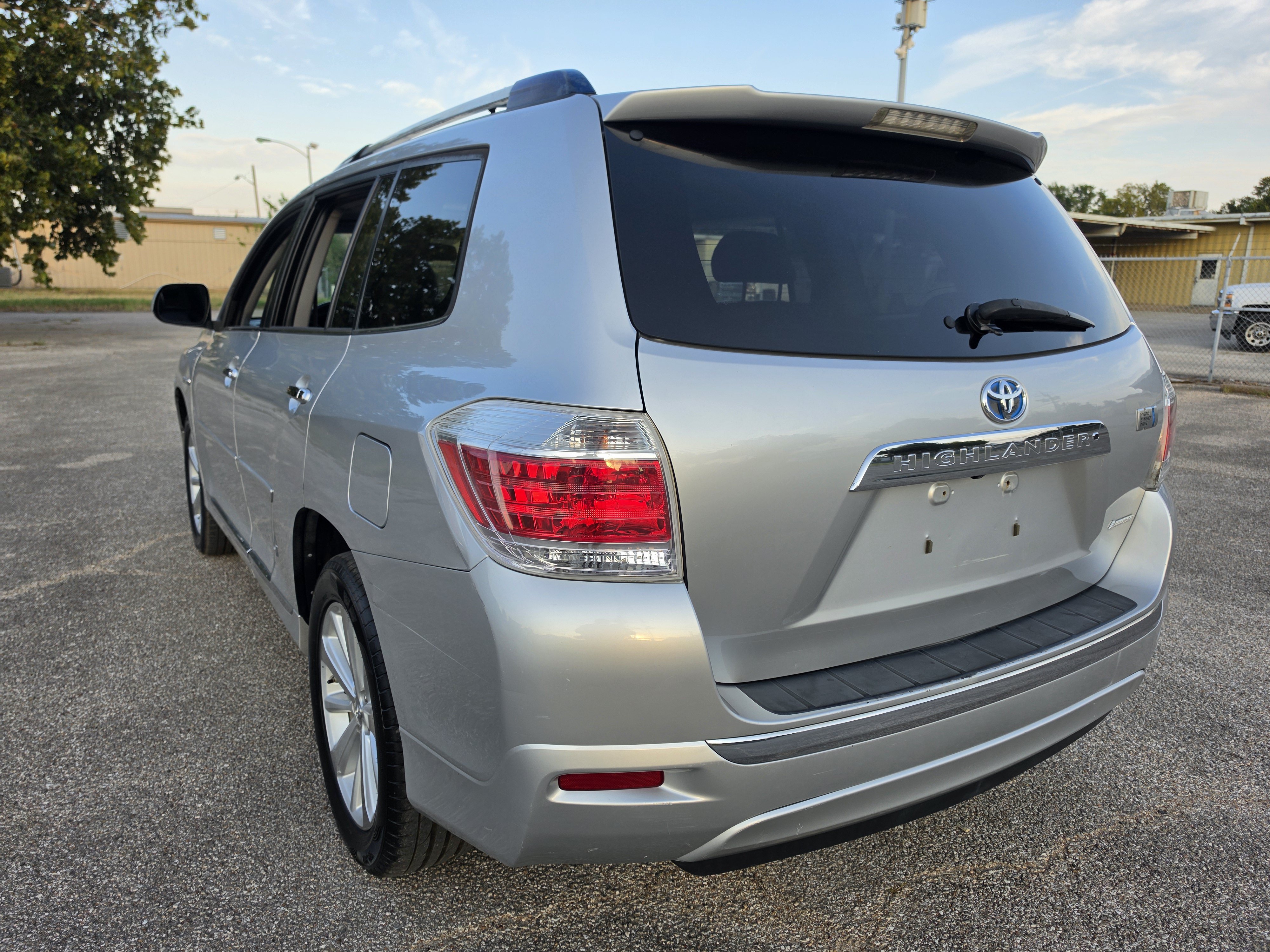 Used 2012 Toyota Highlander Limited AWD/4WD image 5