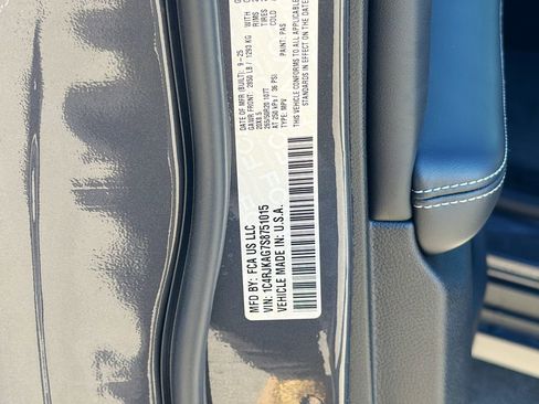 New 2025 Jeep Grand Cherokee L Altitude image 46