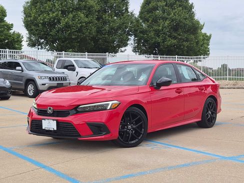 Used 2024 Honda Civic Sport image 2