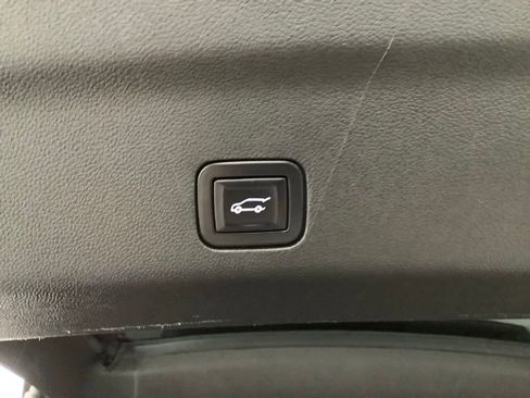 Used 2022 Chevrolet Tahoe Z71 image 21