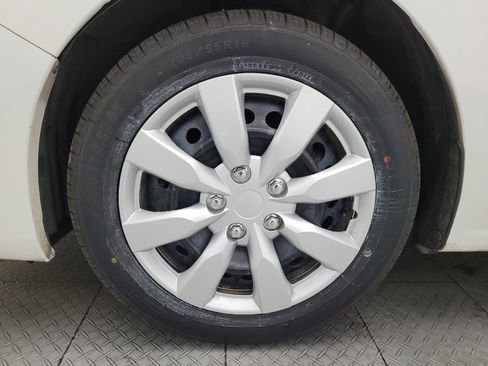 Used 2019 Subaru Impreza 2.0i w/ Eyesight image 31