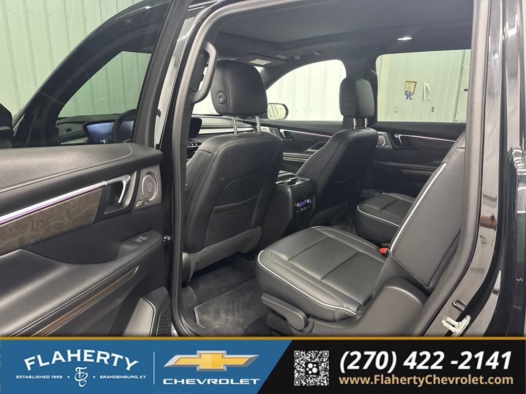 Used 2025 Buick Enclave Avenir w/ Super Cruise Package AWD/4WD image 11