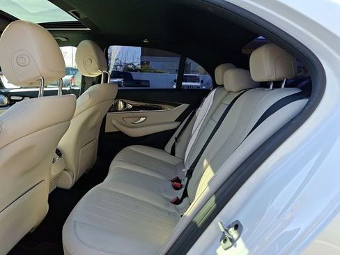 Used 2022 Mercedes-Benz E 350 4MATIC Sedan image 10