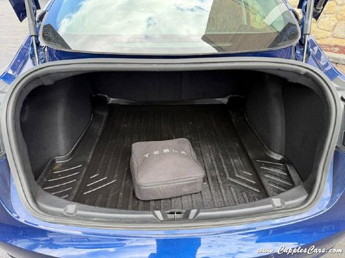 Used 2020 Tesla Model 3 Standard Range Plus RWD image 9