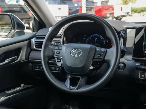 Used 2025 Toyota Camry LE FWD image 12
