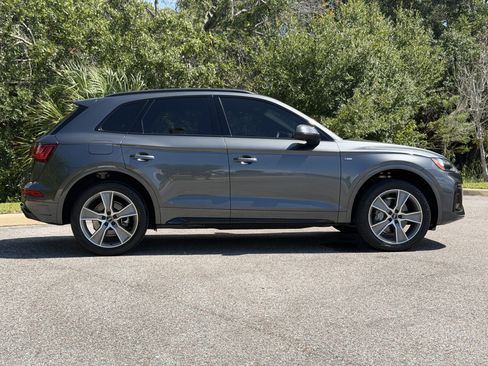 Used 2025 Audi Q5 2.0T Premium w/ Convenience Plus Package AWD/4WD image 2