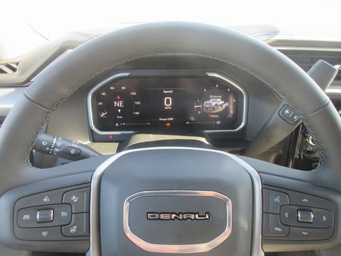 New 2026 GMC Sierra 2500 Denali w/ Denali Reserve Package image 18