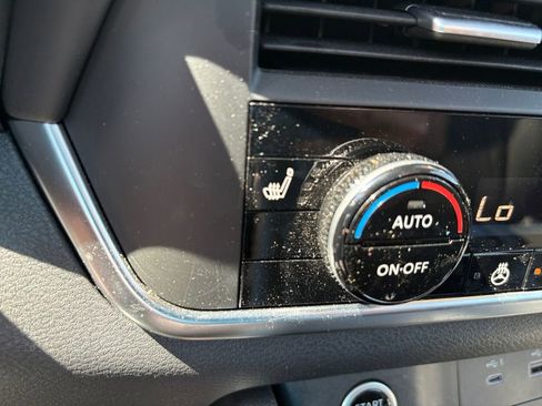 Used 2023 Nissan Rogue SV w/ SV Premium B Package FWD image 30