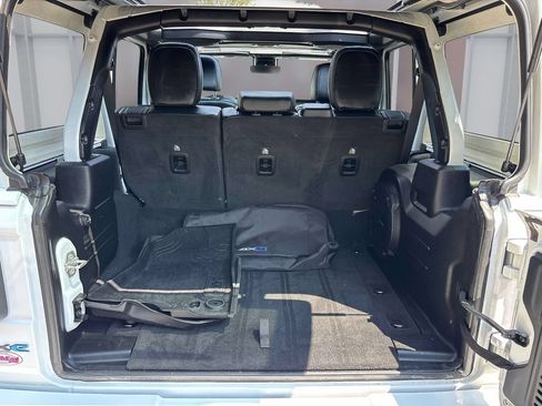 Used 2023 Jeep Wrangler Unlimited Sahara AWD/4WD image 16
