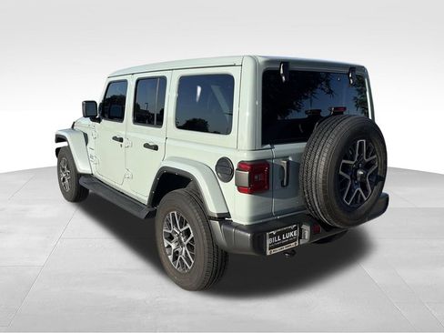 Used 2024 Jeep Wrangler Unlimited Sahara AWD/4WD image 10