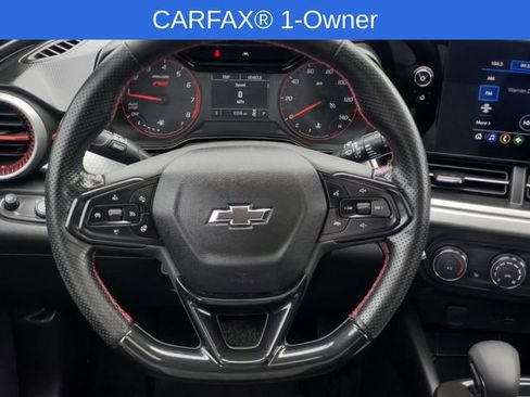 Certified 2024 Chevrolet Trax RS w/ Sunroof Package FWD image 29