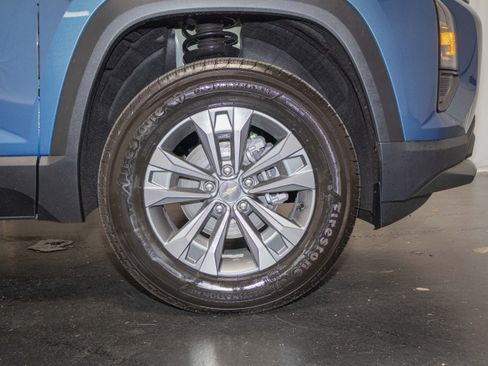 New 2027 Chevrolet Equinox LT w/ Convenience Package II FWD image 6