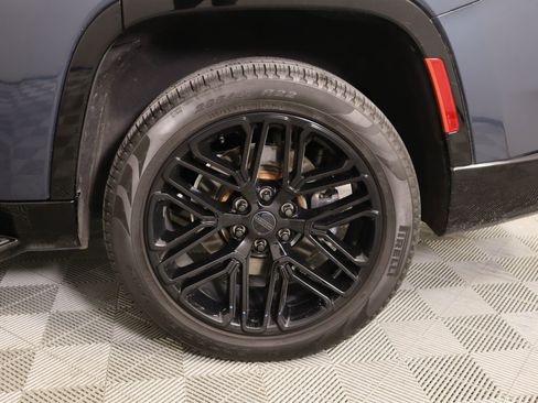 Used 2025 Jeep Wagoneer Series II w/ Premium Group I image 22