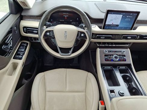 Used 2023 Lincoln Aviator Reserve w/ Equipment Group 201A AWD/4WD image 11
