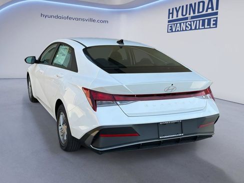 New 2026 Hyundai Elantra SE FWD image 7