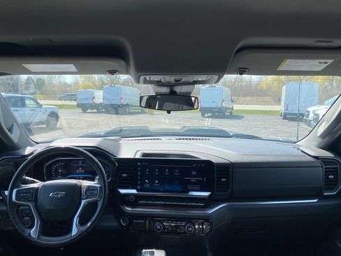 Used 2024 Chevrolet Silverado 1500 LT Trail Boss w/ Convenience Package II AWD/4WD image 18