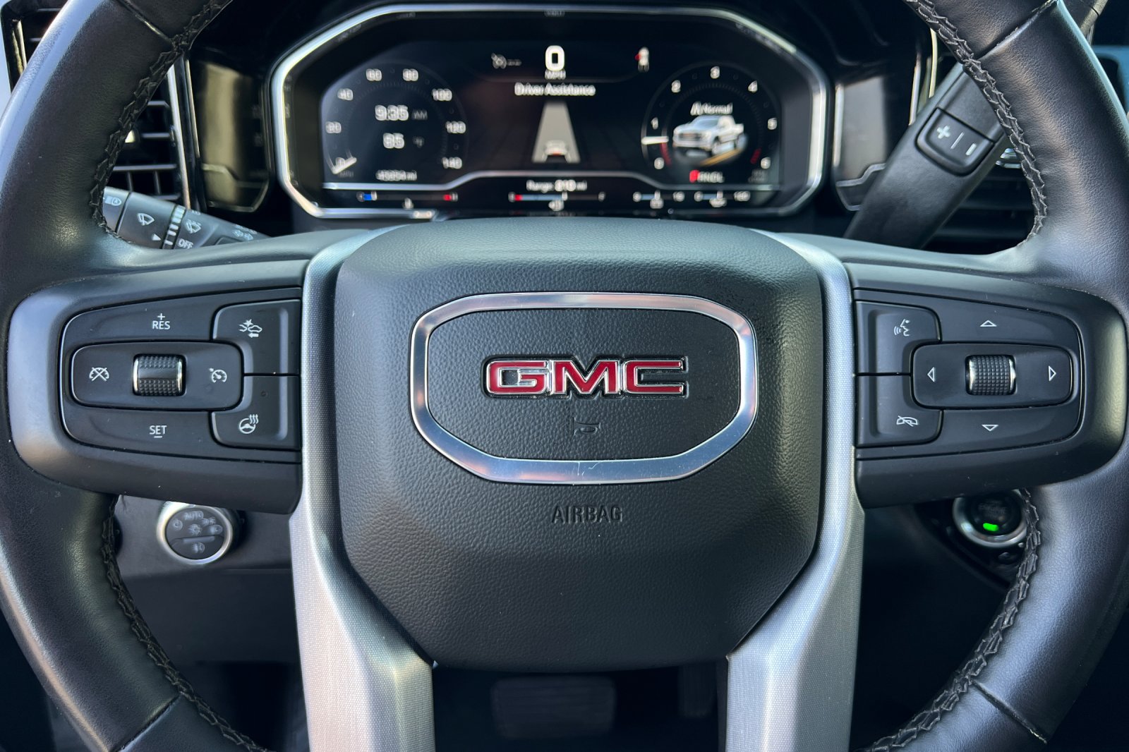 Used 2025 GMC Sierra 1500 SLT RWD image 30