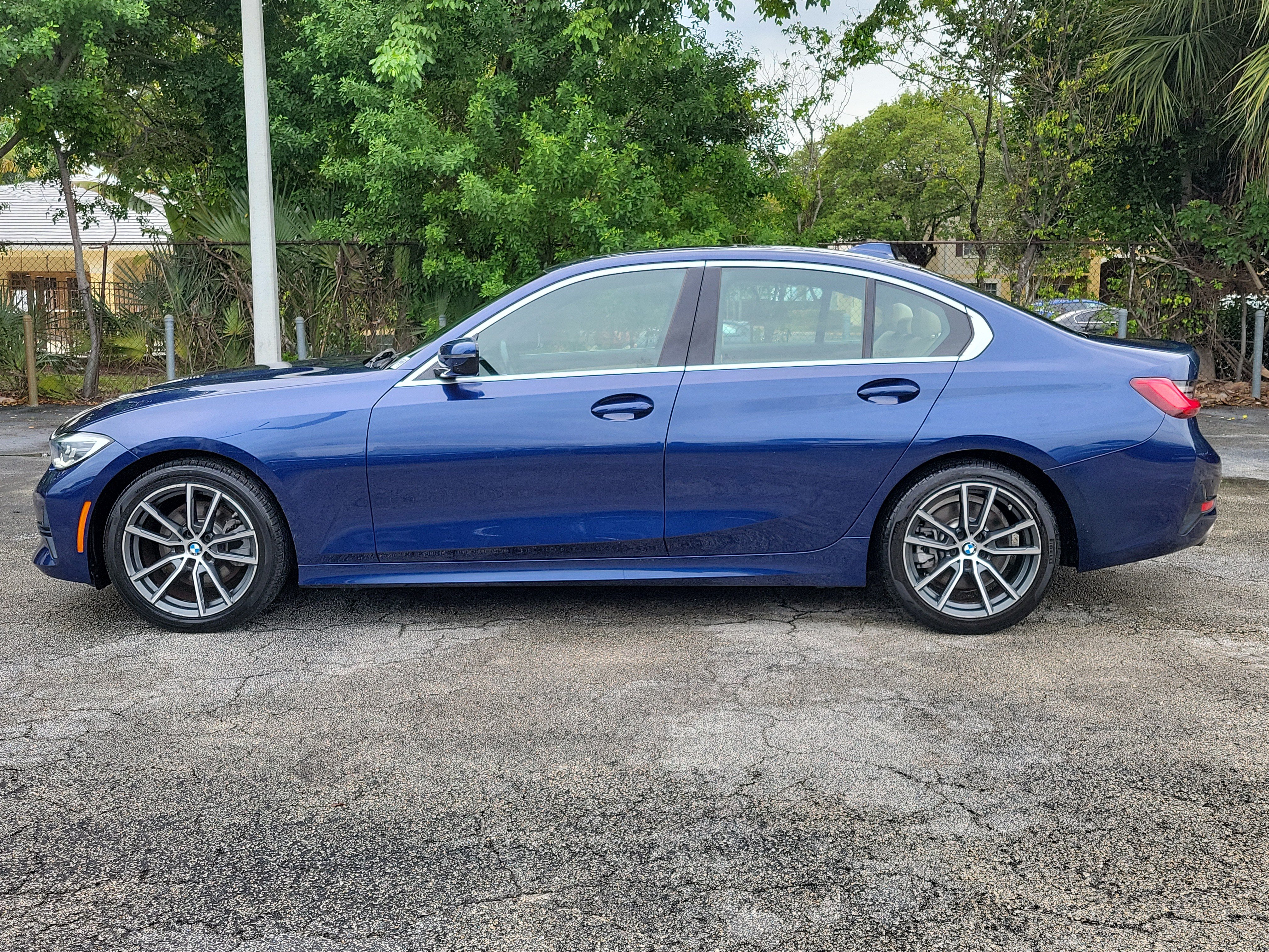 Used 2020 BMW 330i Sedan w/ Convenience Package RWD image 6